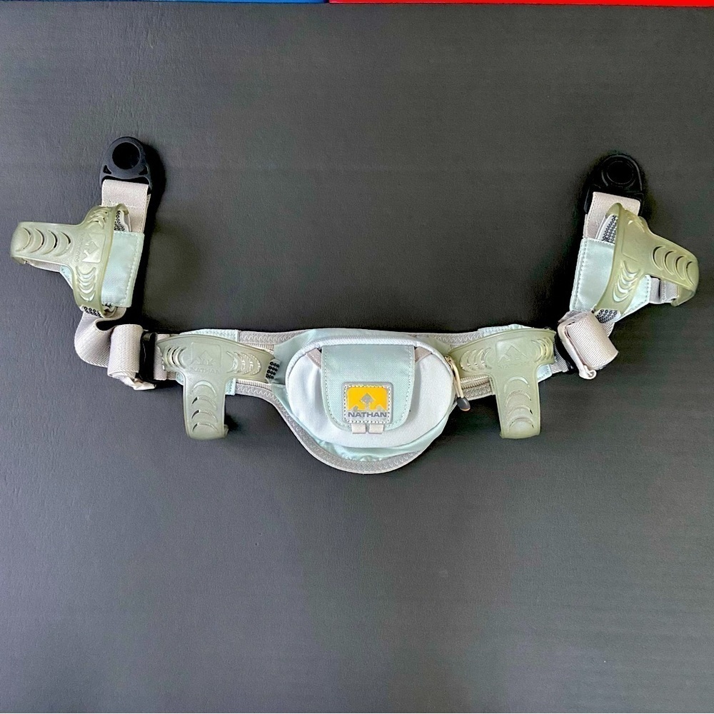 NATHAN Adjustable Running Belt One Size Fits All